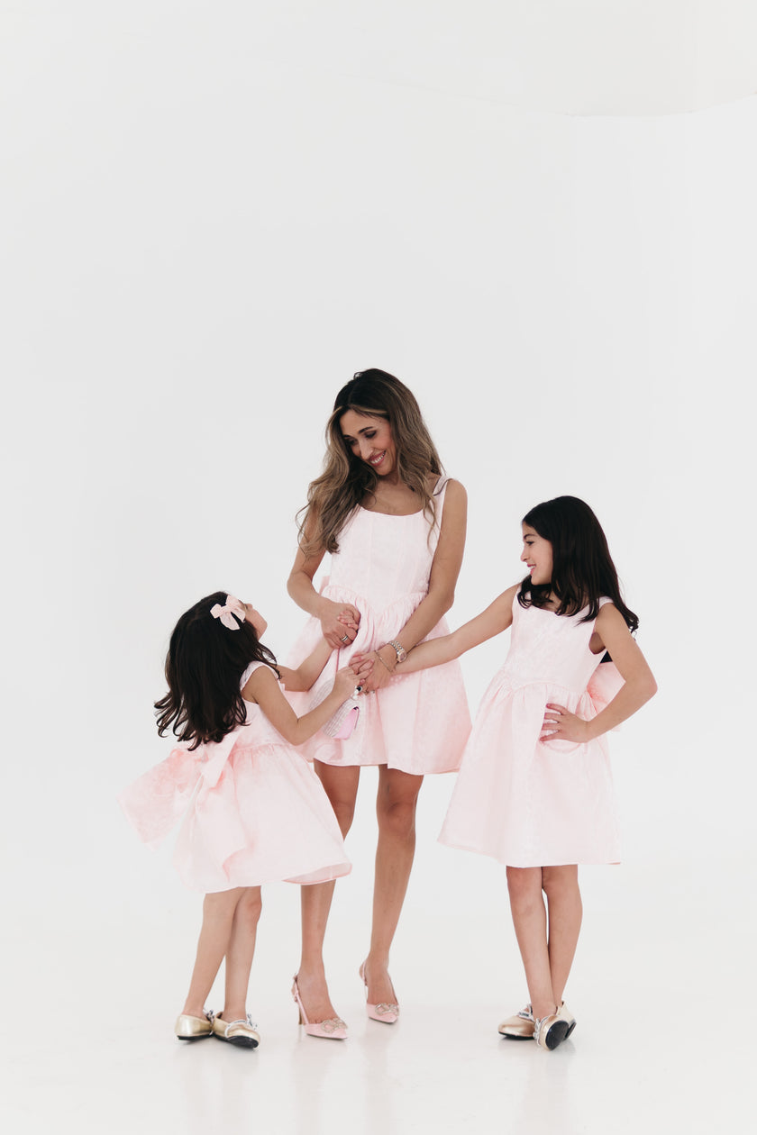 Women Bow Back mini perfect in pink dress